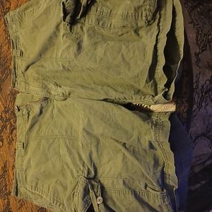 Green cargo shorts mens